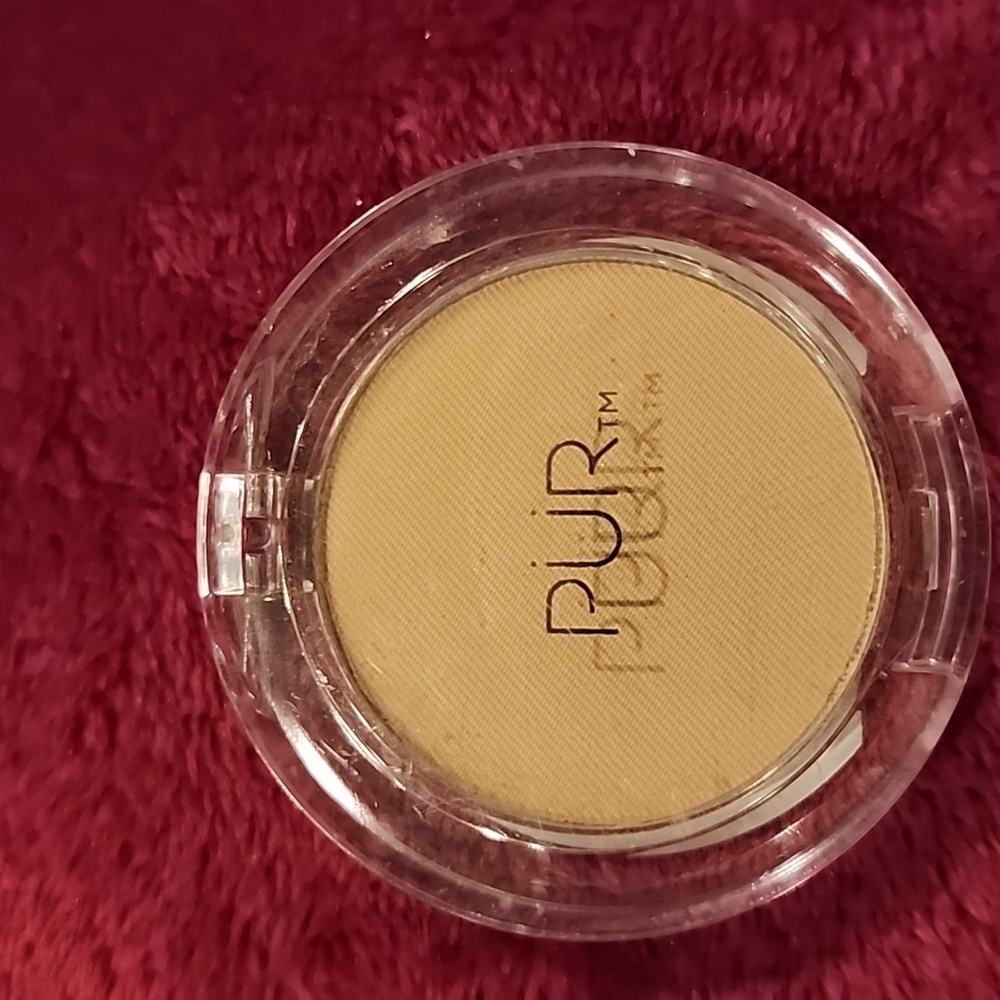 Pur 4 in 1 pressed mineral makeup light OLD STOCK. NEW